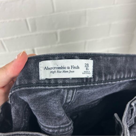 Abercrombie & Fitch Black Distressed High Rise Mom Jeans Size 28/6R - Picture 2 of 10